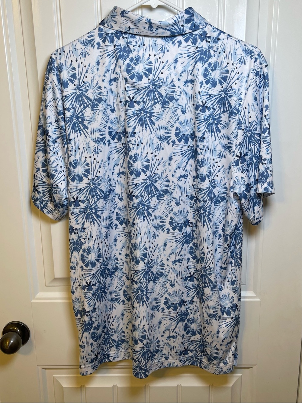 PGA Tour Men’s Large Blue and White Print Short Sleeve Polo Floral Firework - Picture 2 of 11
